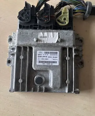 Ford Kuga II Engine control unit/module DV4112A650BH 28419051 97RI010012