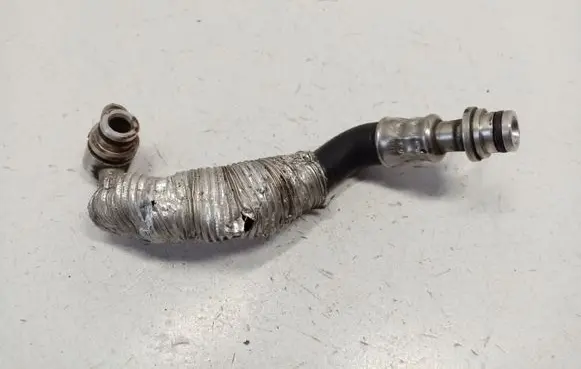 Coolant pipe/hose