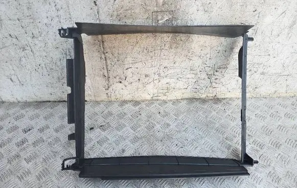 Dacia Duster Intercooler air guide/duct channel 215592385R