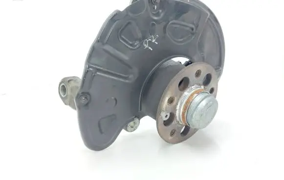 Front wheel hub