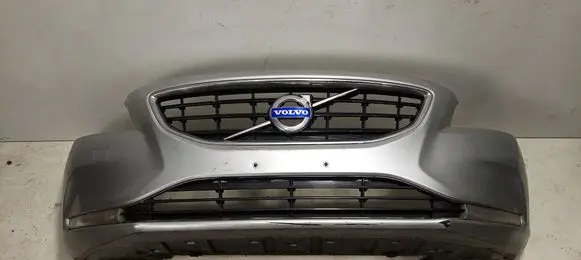 Volvo V40 Front bumper 