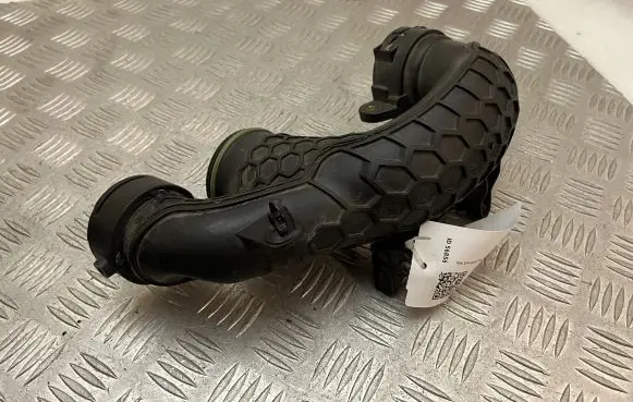 Volvo XC90 Intercooler hose/pipe 32222128