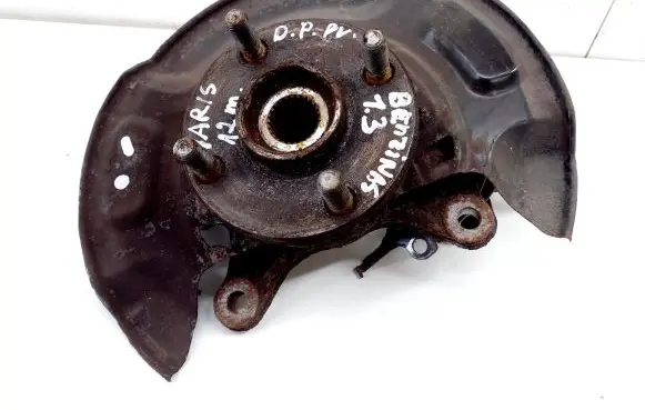Toyota Yaris Front wheel hub