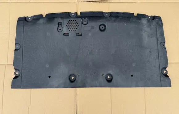 BMW 5 G60 G61 Engine splash shield/under tray 5A1CC79
