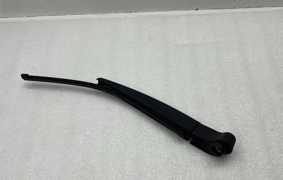 BMW 1 F40 Rear wiper blade arm 7489776