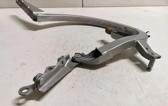 Audi A6 C7 Tailgate/trunk/boot hinge 4G5827302