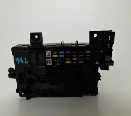 Mitsubishi Outlander Fuse module 8637A882