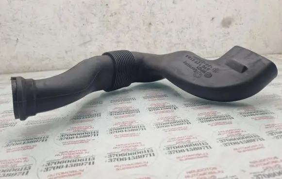 Volkswagen Fox Air intake hose/pipe 6Y0129618A