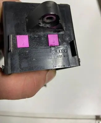 Volkswagen Touran I Fuse module 1T1937615 4B0937015
