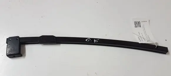 Toyota Prius (XW30) Rear door windshield rail 