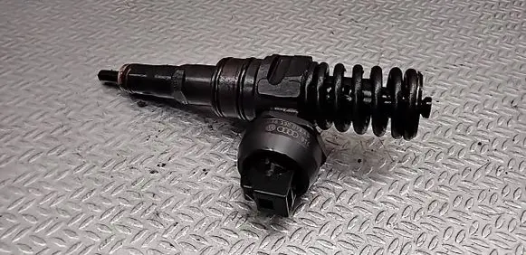Volkswagen Caddy Fuel injector 038130073AG