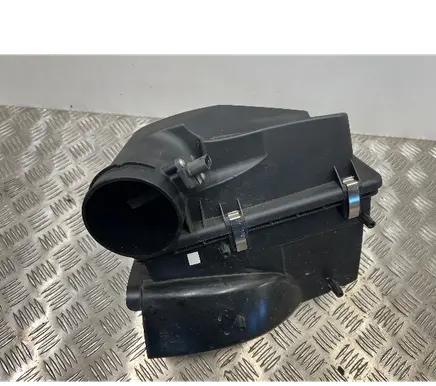 BMW 3 G20 G21 Air filter box 8580424