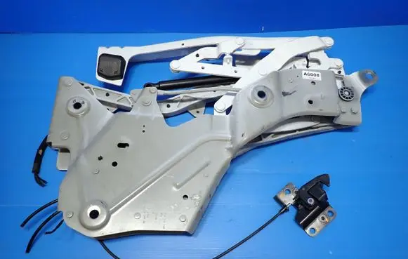 Renault Megane III Tailgate/trunk/boot hinge