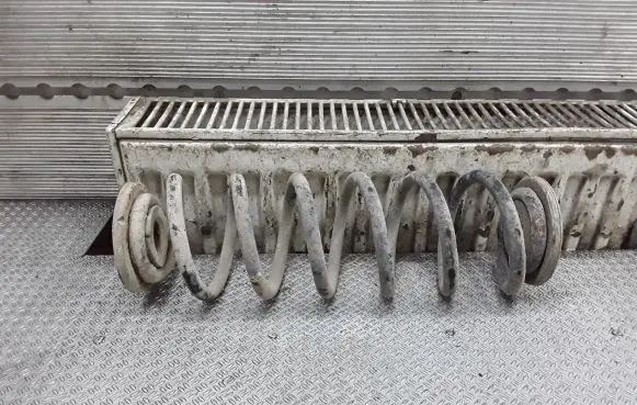 Volkswagen Touran I Rear coil spring