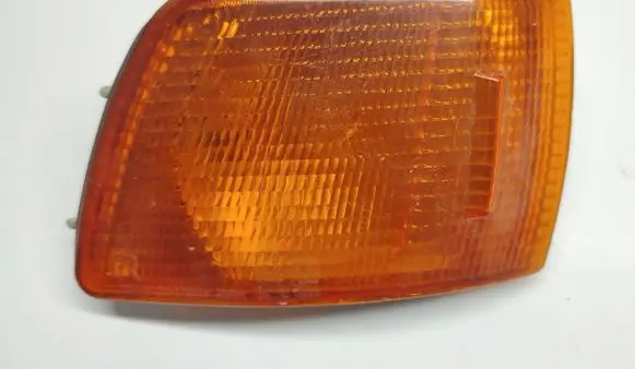 Mitsubishi Galant Front indicator light 21037558 KOITO21037558R 7438
