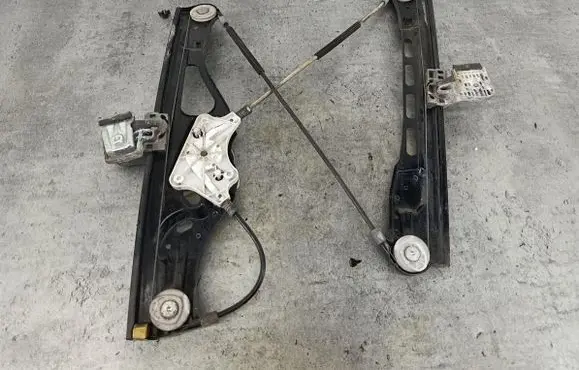 Mercedes-Benz E W211 Front door window regulator with motor