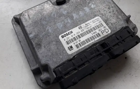 Opel Zafira A Engine control unit/module 0281010268