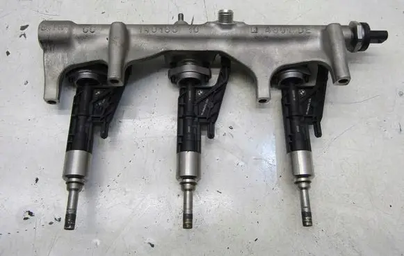 Mini One - Cooper F56 F55 Fuel main line pipe 7639975