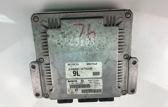 Suzuki Grand Vitara II Engine control unit/module 3392067G20