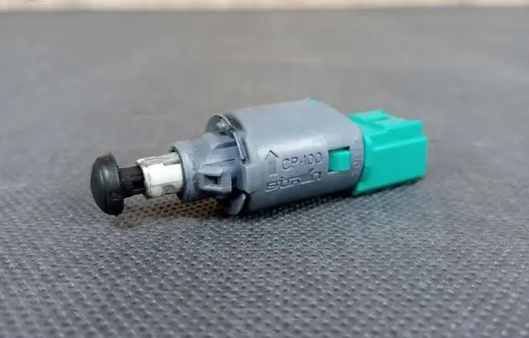Mercedes-Benz Citan W415 Clutch pedal sensor 253250007R