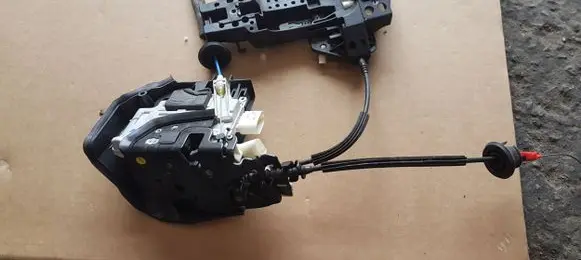 Audi A8 S8 D4 4H Rear door lock 4H0839015C
