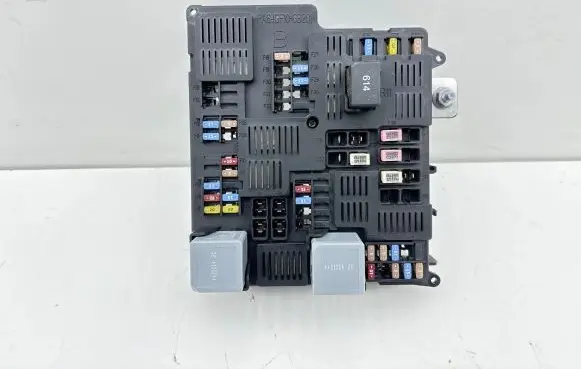 Volvo XC60 Fuse module 32322427