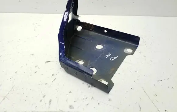 Jeep Cherokee Fender mounting bracket 4130155D
