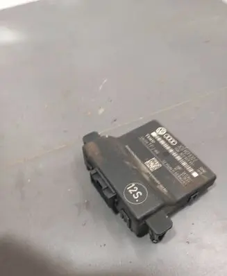 Volkswagen PASSAT B6 Gateway control module 3C0907530E 3C0907951