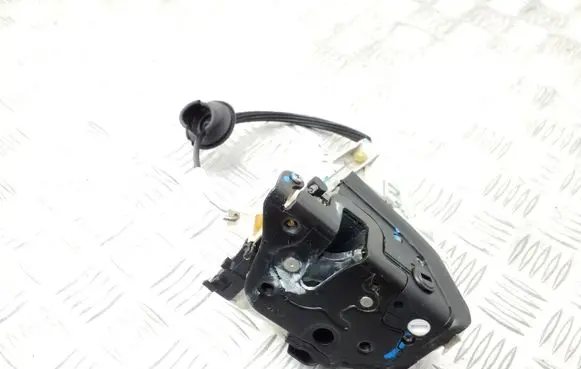 Audi A4 S4 B8 8K Rear door lock 8K0839016C