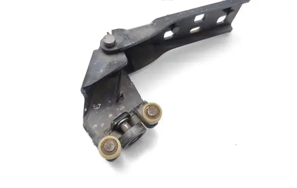 Renault Trafic III (X82) Sliding door middle roller runner 777650730R
