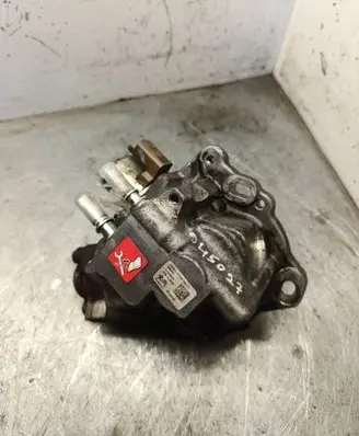 Peugeot Traveller Fuel injection high pressure pump 9674984480