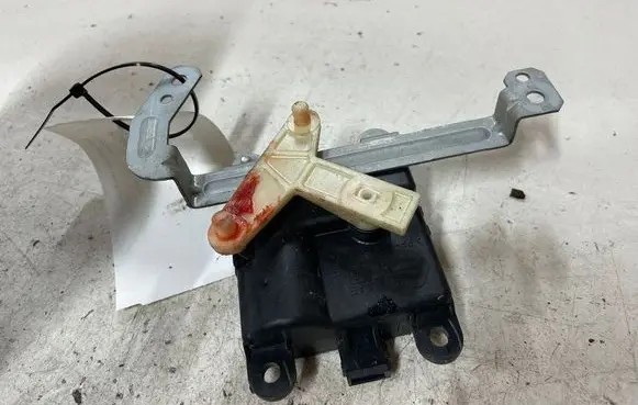 Nissan Primera Air flap motor/actuator 3T05030820