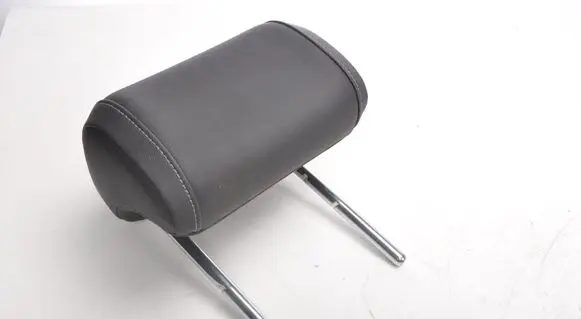 Volkswagen PASSAT B8 Front seat headrest 