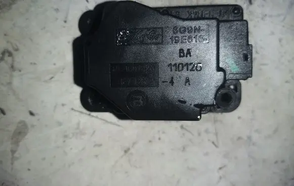 Volvo XC70 Air flap motor/actuator 6g9n19E616