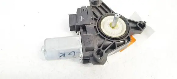 Volvo V40 Rear door window regulator motor A246906320 A2469063200