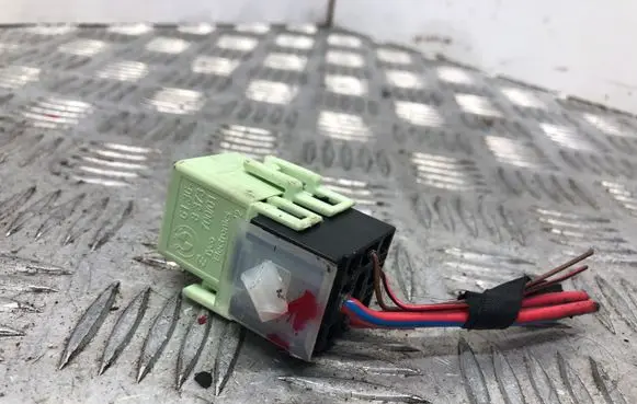 BMW 5 F10 F11 Other relay V23134K59X312 6136 8373