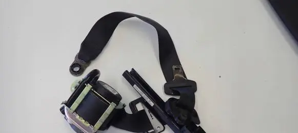 Jaguar XJ X351 Front seatbelt 