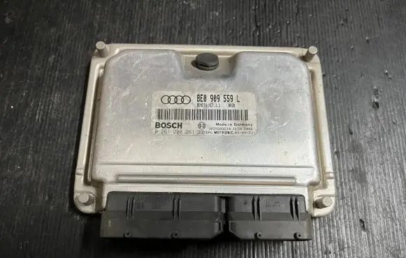 Audi A4 S4 B6 8E 8H Engine control unit/module 8E0909559L 1039S03514 0261208261