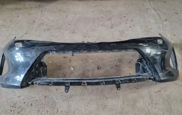 Toyota Auris E180 Front bumper 5211902A20