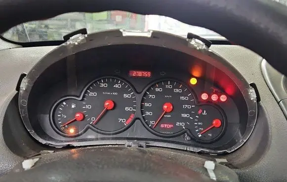 Speedometer (instrument cluster)