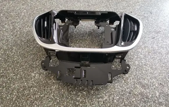 Chevrolet Volt II Radio/GPS head unit trim 23387504