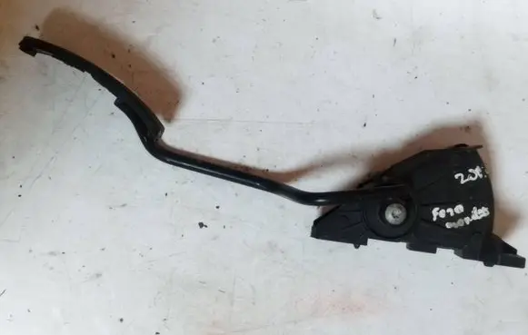 Ford Mondeo Mk III Accelerator throttle pedal 30865643 M865643 6PV00830101