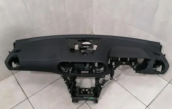 Mercedes-Benz SL R231 Dashboard