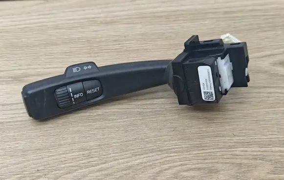 Volvo V70 Indicator stalk 31264162