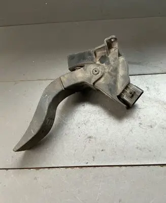 Ford Focus Accelerator throttle pedal 98ab9f836a
