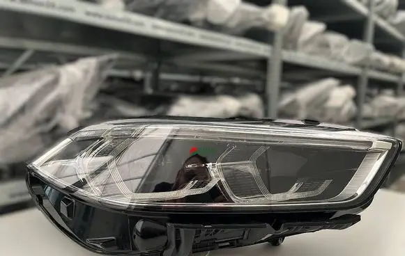 BMW 1 F40 Headlight/headlamp 94982808 901779567P07