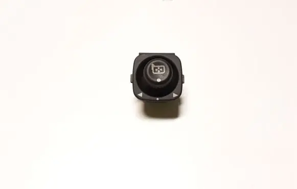 Wing mirror switch