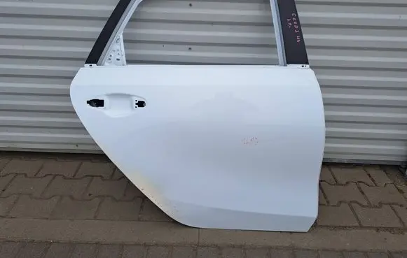 KIA Ceed Rear door 