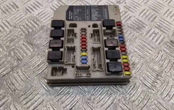 Nissan Micra Fuse module 284B7AX62A 8H25