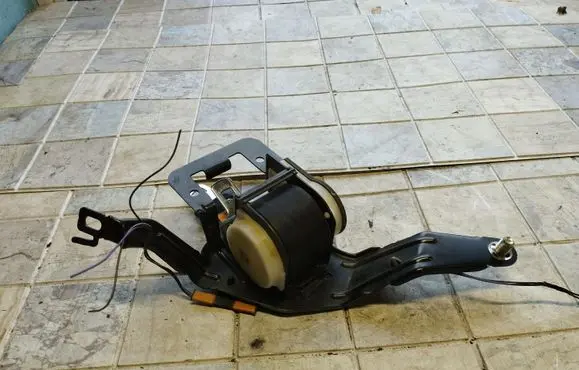 Mazda 5 Roof seat belt 
